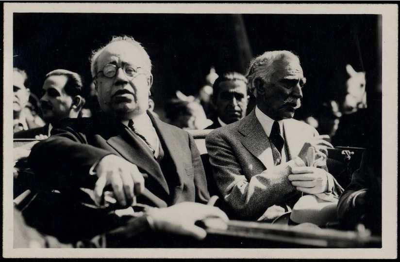 Manuel Azaña con Francesc Maciá, presidente de la Generalitat de Cataluña. Manuel Azaña con Francesc Maciá, presidente de la Generalitat de Cataluña.