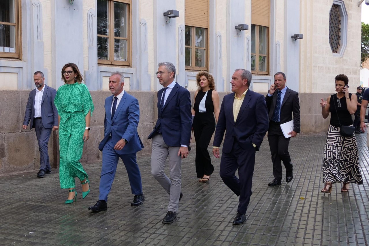 Anxo Víctor Torres visita Melilla
