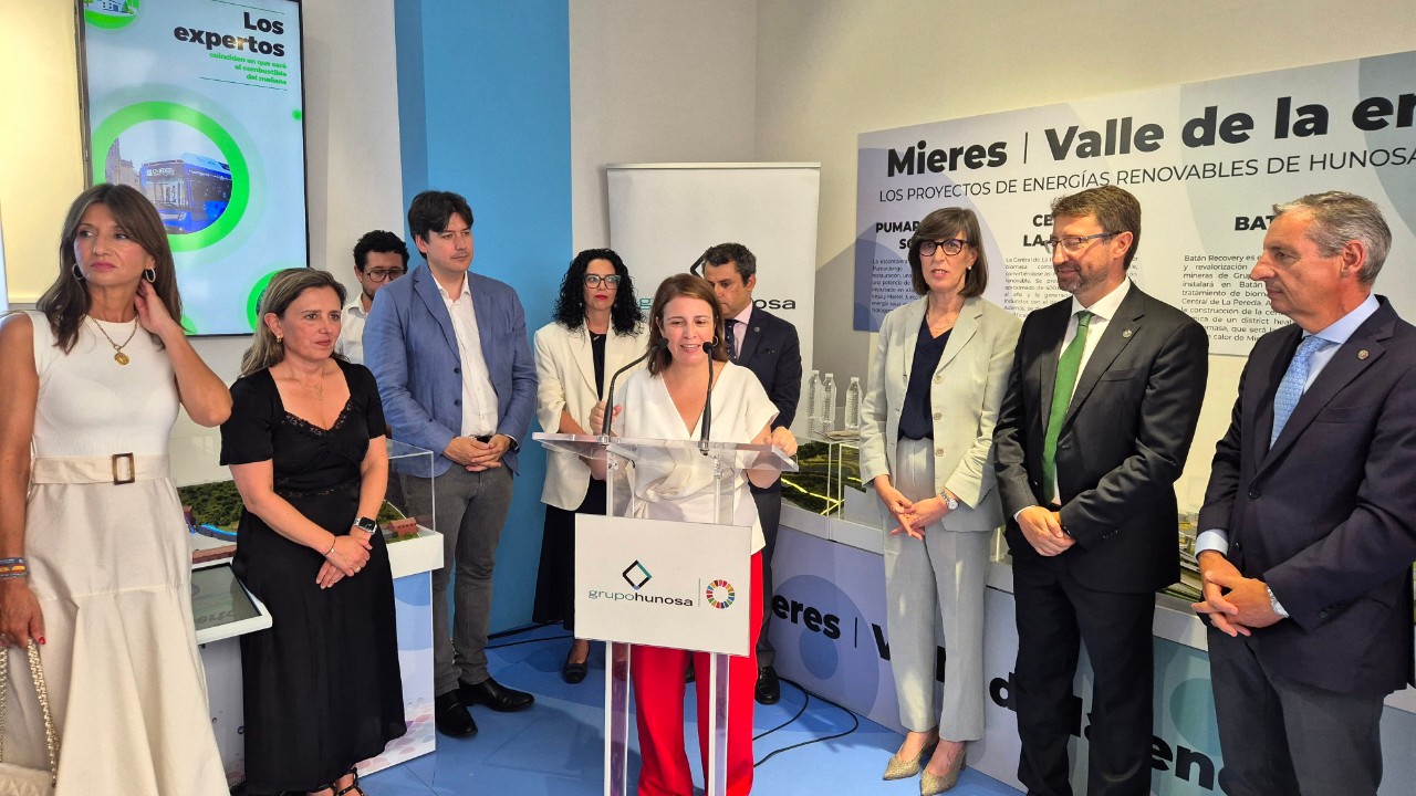 La delegada del Gobierno destaca el “dinamismo y el crecimiento económico” que suponen los proyectos de Hunosa