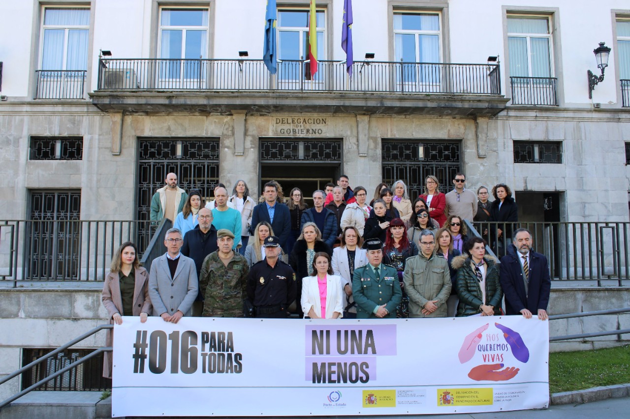 La Delegación del Gobierno nuestra su rechazo ante el asesinato machista de una mujer y una niña 