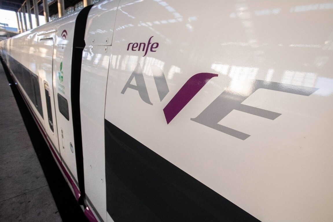 Imagen de un tren AVE