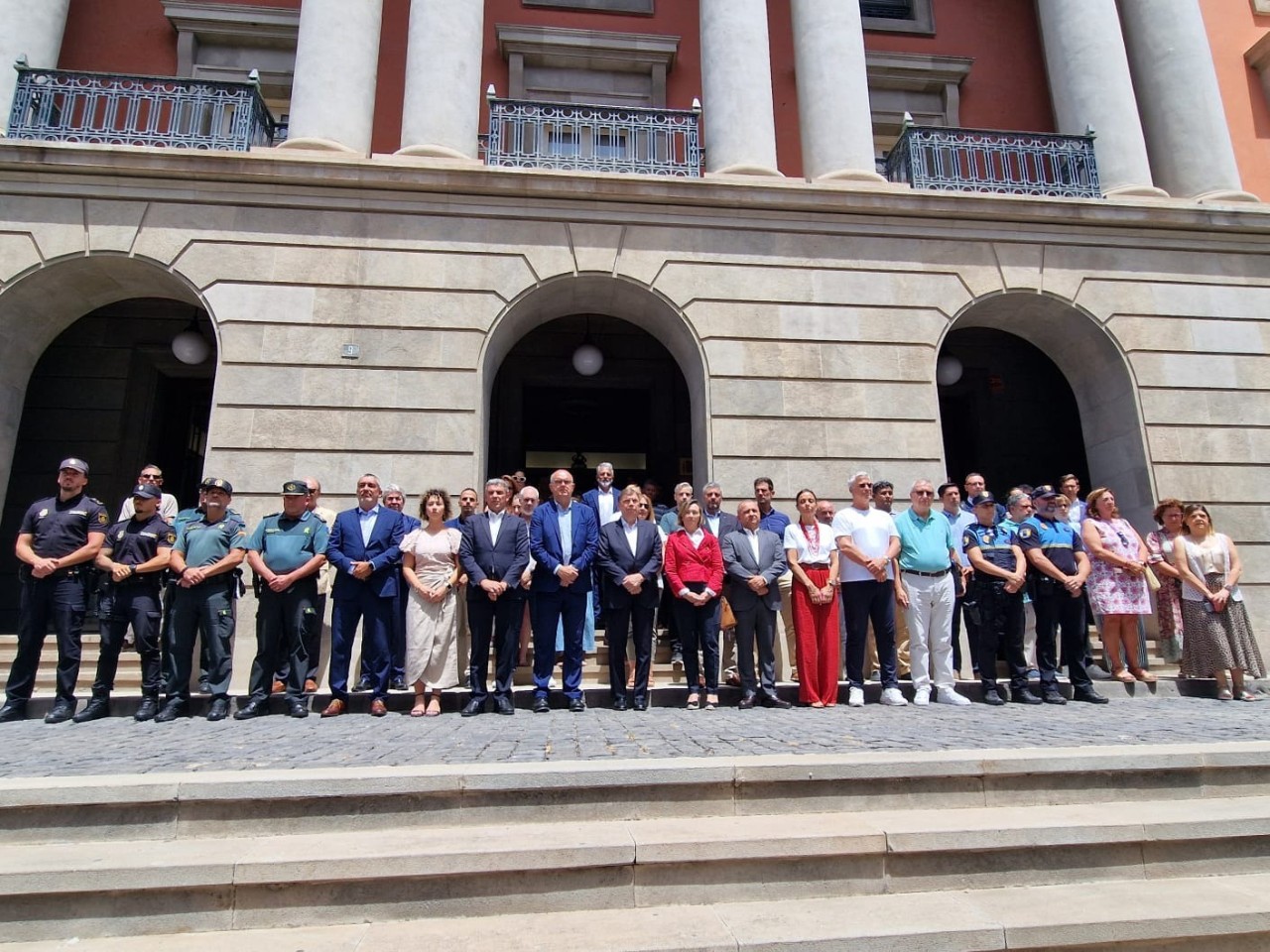 Minuto de silencio en Tenerife