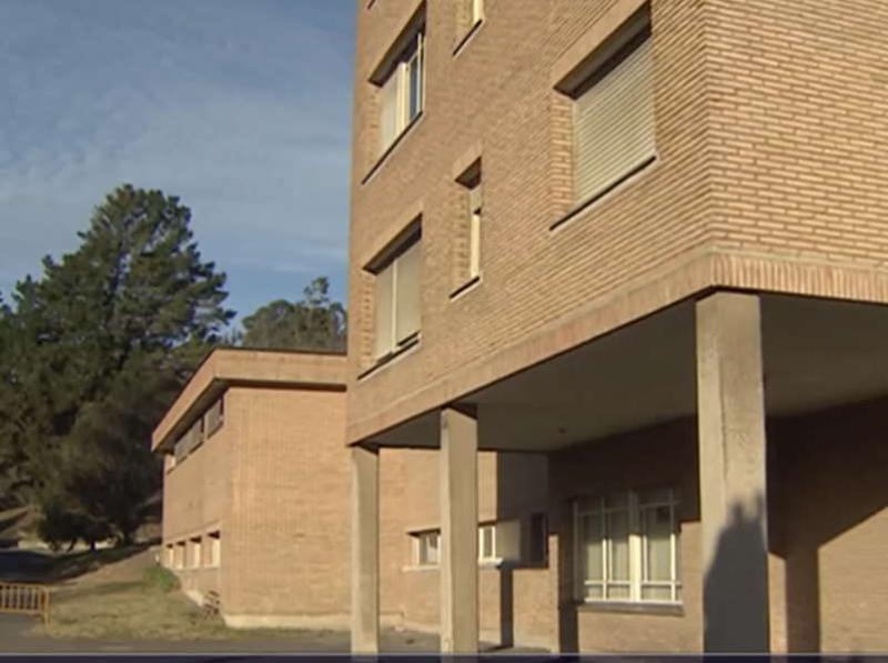El Ministerio de Inclusión y el Gobierno de Cantabria firman un acuerdo para convertir el antiguo centro psiquiátrico de Parayas en un centro de refugiados