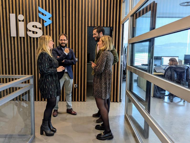 La delegada del Gobierno visita LIS Data Solutions y anima a las empresas cántabras a aprovechar el programa NEXT para internacionalizarse