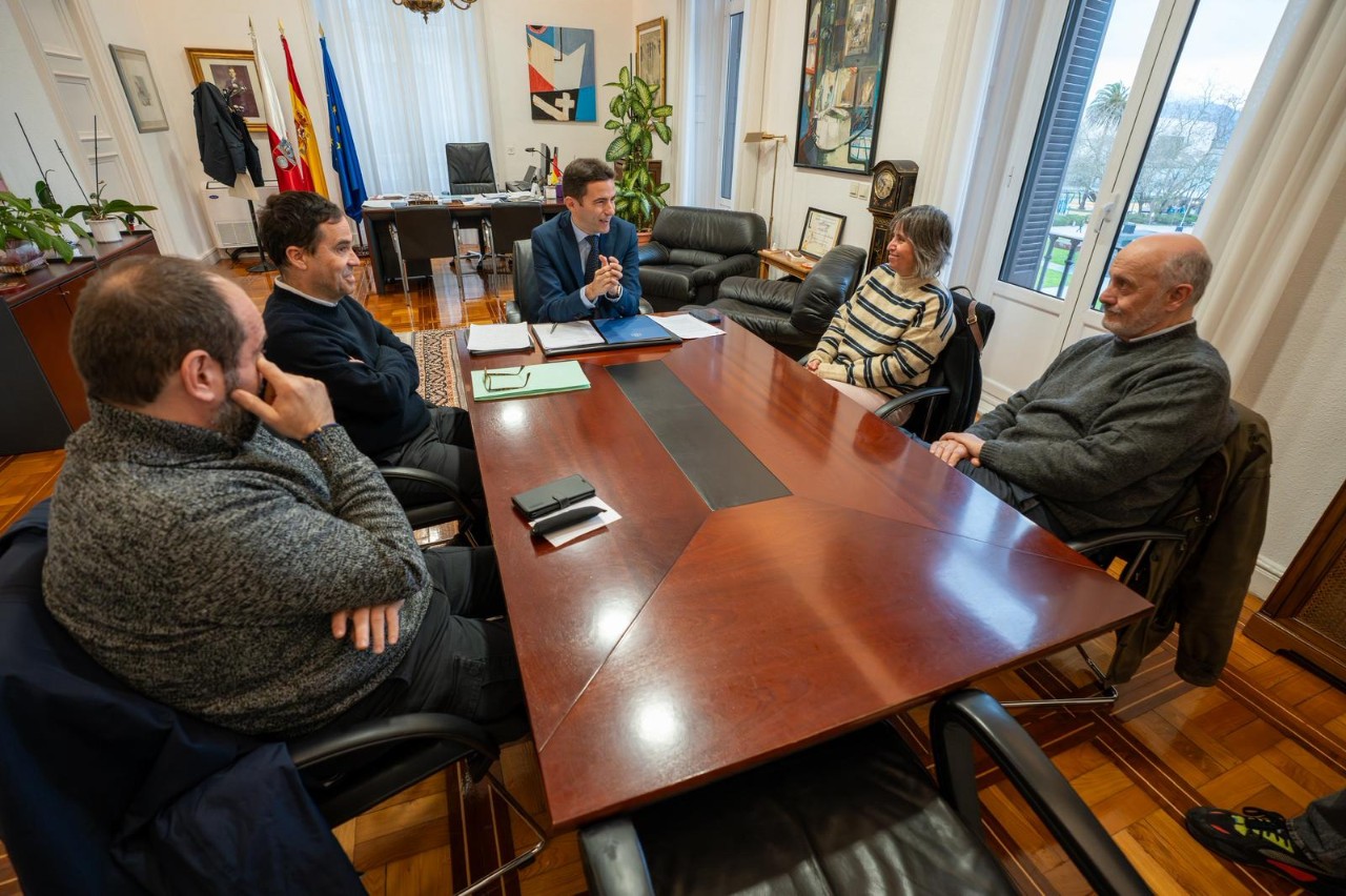 Fotografía de un momento de la reunión
