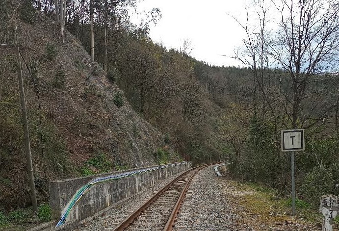 TALUDES ENTRE TRETO Y UDALLA