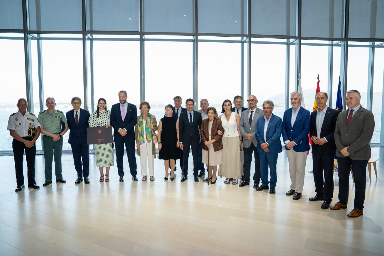 Foto de familia del acto