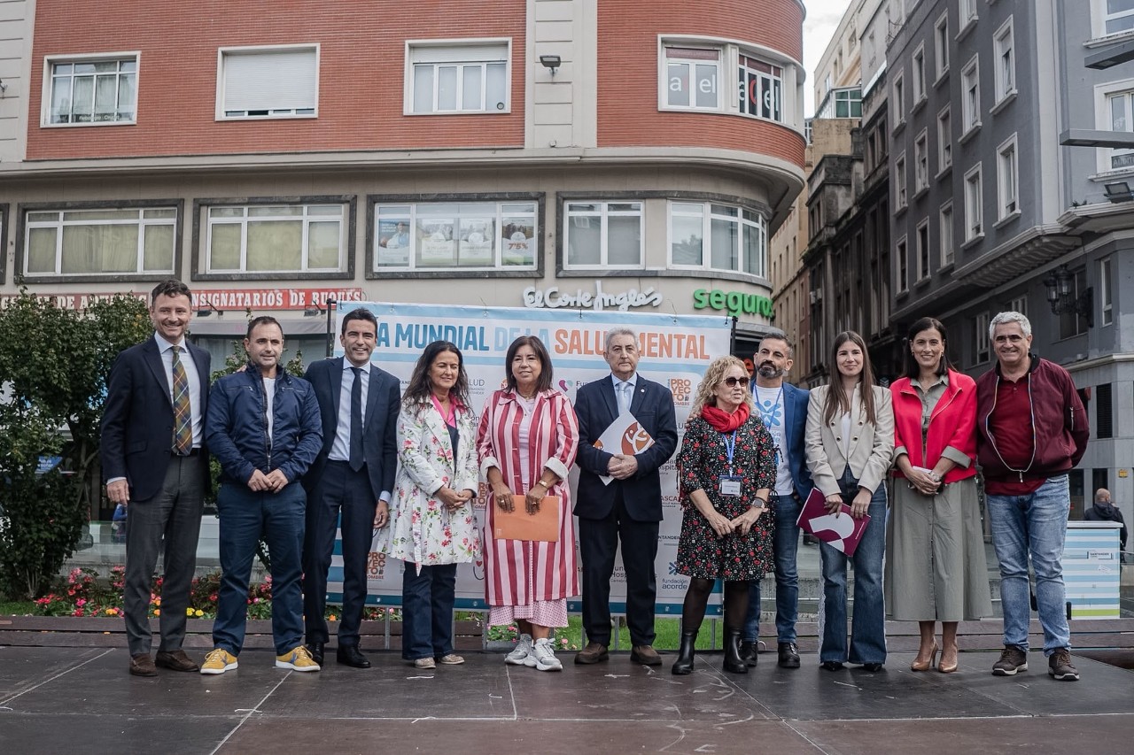 Foto de familia del acto