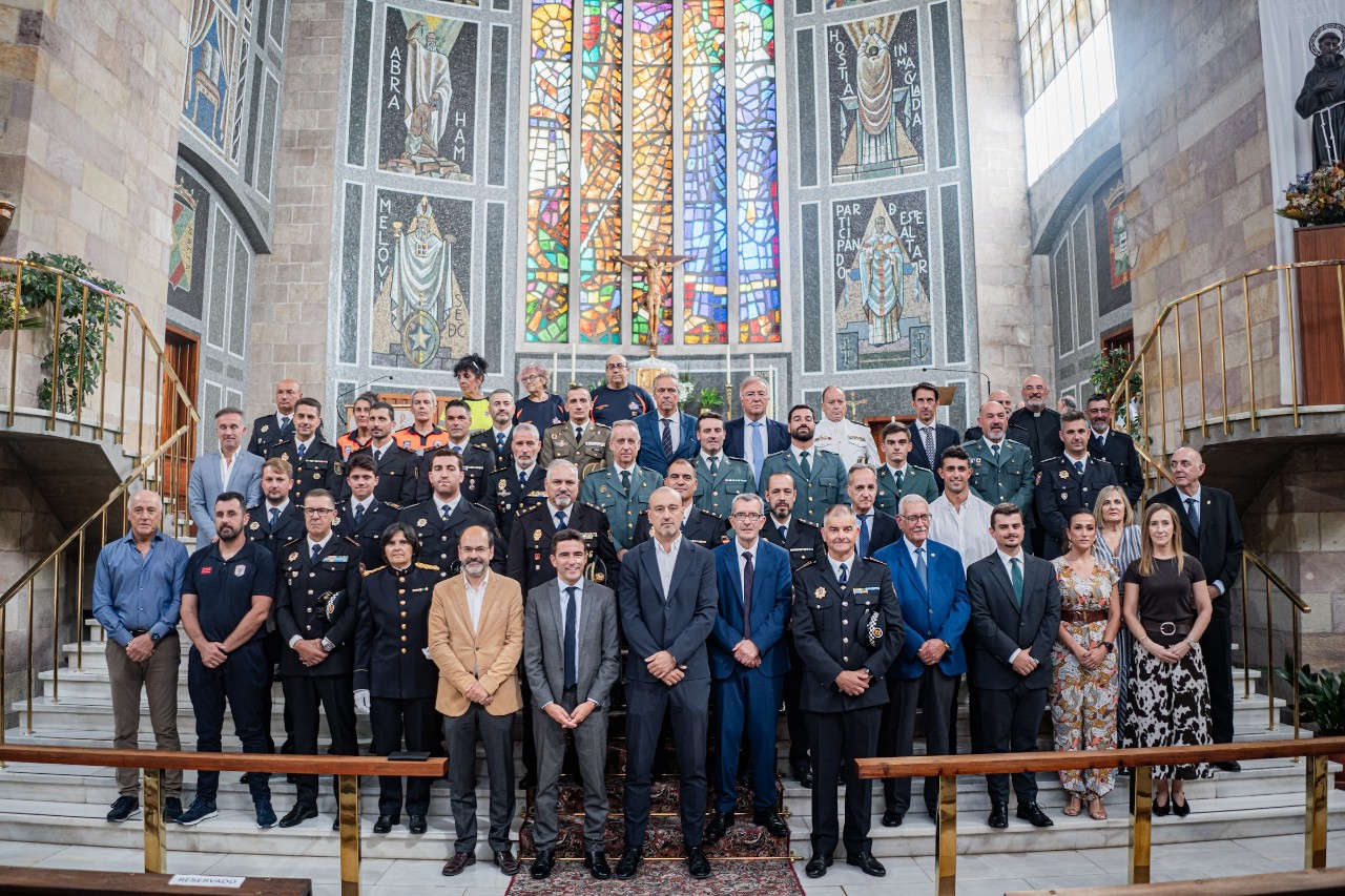 Foto de familia del acto