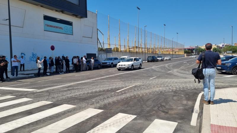 El delegado del Gobierno asiste a la apertura de las obras de humanización de la Avenida Ricardo Carapeto, en Badajoz