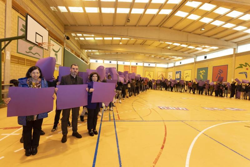 María Rivas celebra el 8M con un encuentro con mujeres rurales de Sobrado y visitando el centro penitenciario de Teixeiro para participar en los actos del Día de la Mujer con la población interna