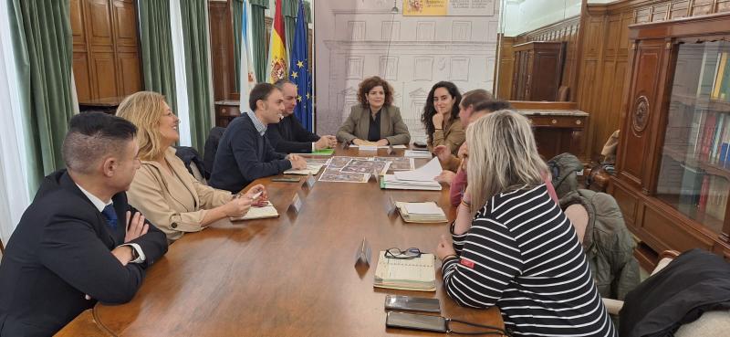 María Rivas mantiene una reunión de trabajo con el alcalde de Fene, Juventino Trigo.