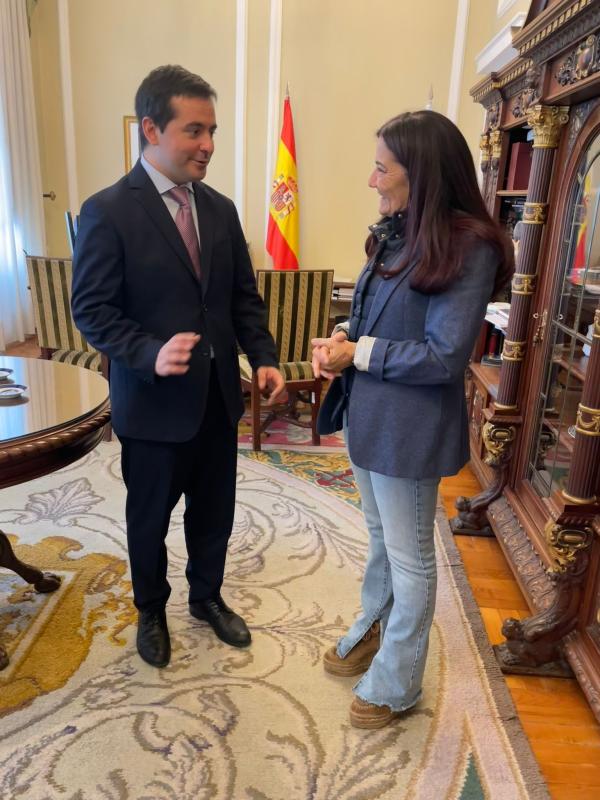 Isabel Rodríguez despide al jefe de Tráfico, Ángel Álvarez, después de 5 años al frente de la jefatura provincial