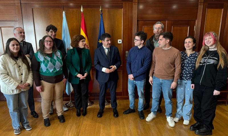 El delegado del Gobierno, Pedro Blanco, despide los y las jóvenes contratados mediante el Programa Primera Experiencia en la Delegación y Subdelegaciones