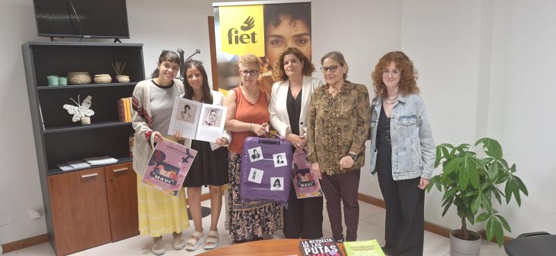 María Rivas subraya la necesidad de trabajar por la igualdad y contra la violencia de género con los colectivos más vulnerables