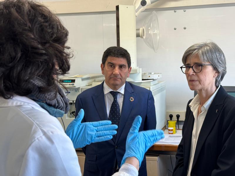 Pedro Blanco destaca los más de 8 millones de euros que destina el Gobierno a la adquisición de equipamiento científico en las tres universidades y en la sede gallega del CSIC