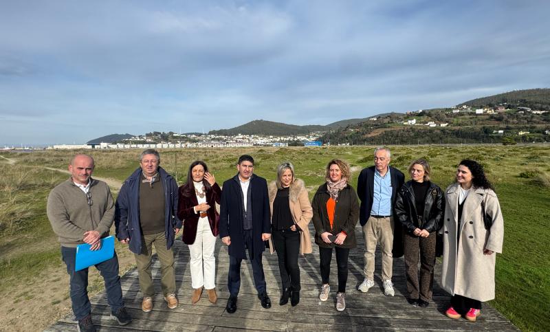Pedro Blanco destaca en Viveiro el compromiso del Gobierno con la puesta en valor de la costa de A Mariña, con más de 600.000€ para mejoras en la playa de Covas