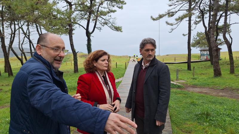 María Rivas destaca en Ortigueira los 2,5 millones de euros del MITECO para la protección de 9 espacios dunares de la provincia