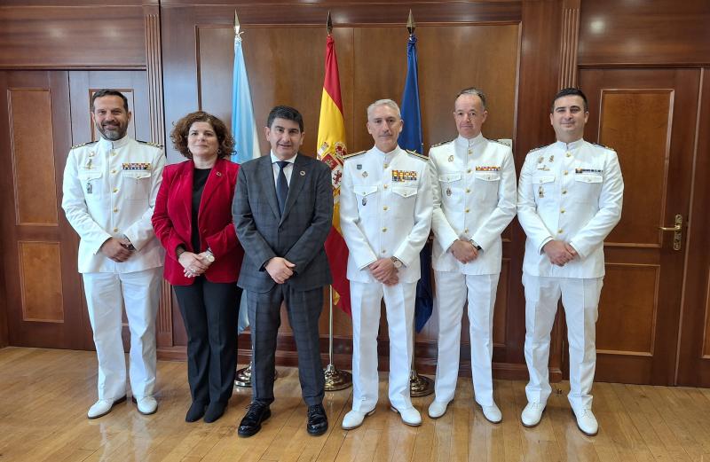 Pedro Blanco recibe a los mandos de los buques de la Armada que hacen escala en A Coruña