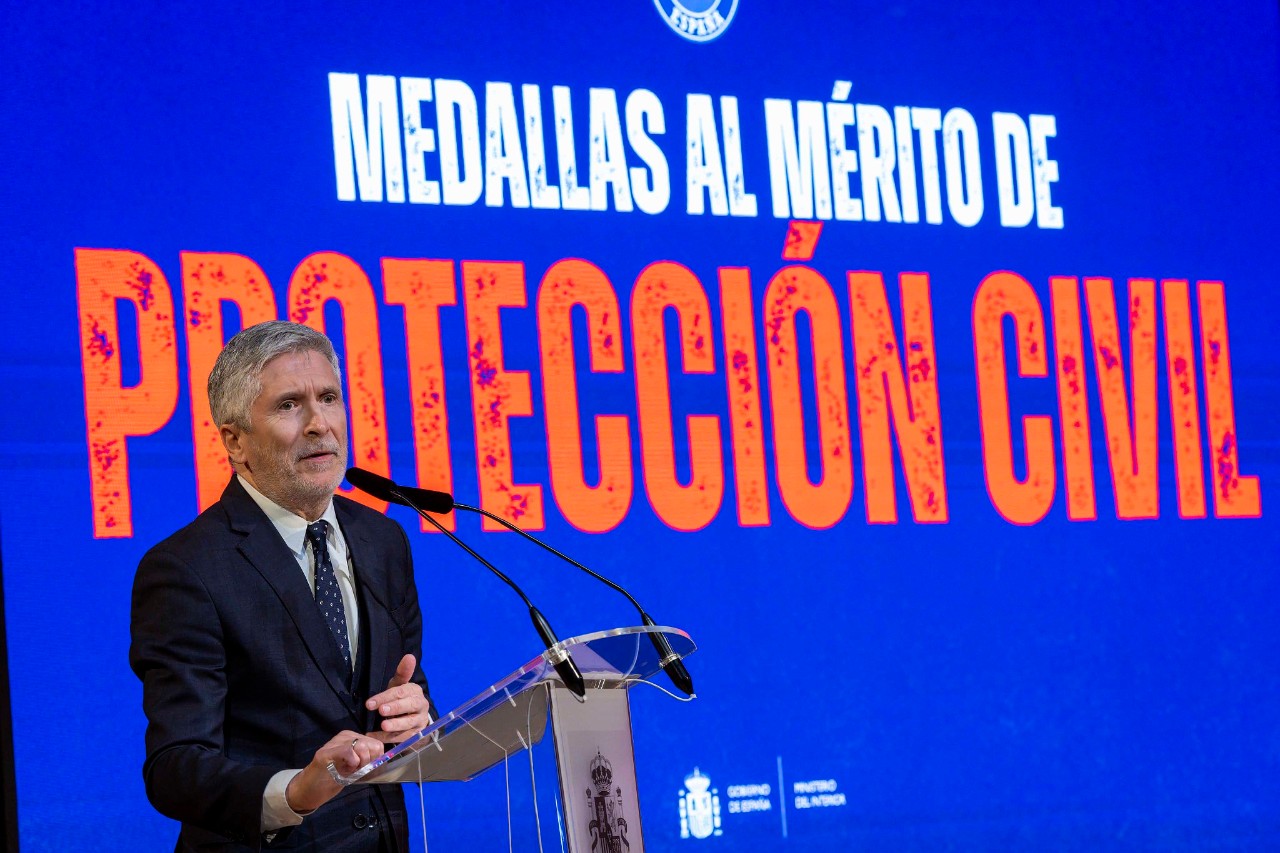 Grande-Marlaska, en la entrega de la Medalla de Protección Civil al jefe de la Unidad en la Delegación del Gobierno en La Rioja