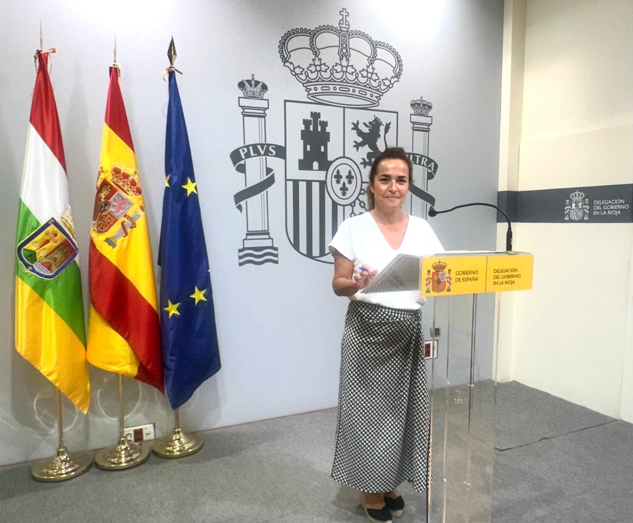 La delegada del Gobierno en La Rioja, Beatriz Arraiz, en la comparecencia de balance Cumpliendo