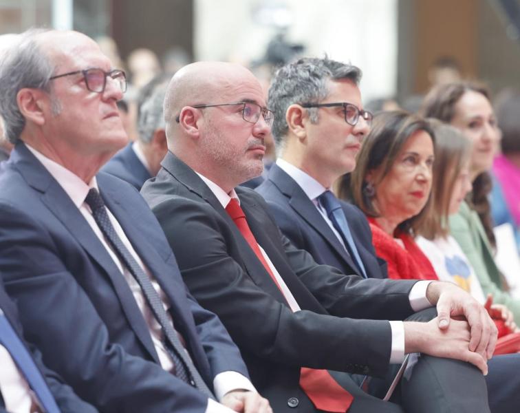 Francisco Martín asiste al acto de celebración del Día de la Comunidad, con la ministra Margarita Robles y el ministro Félix Bolaños en representación del Gobierno