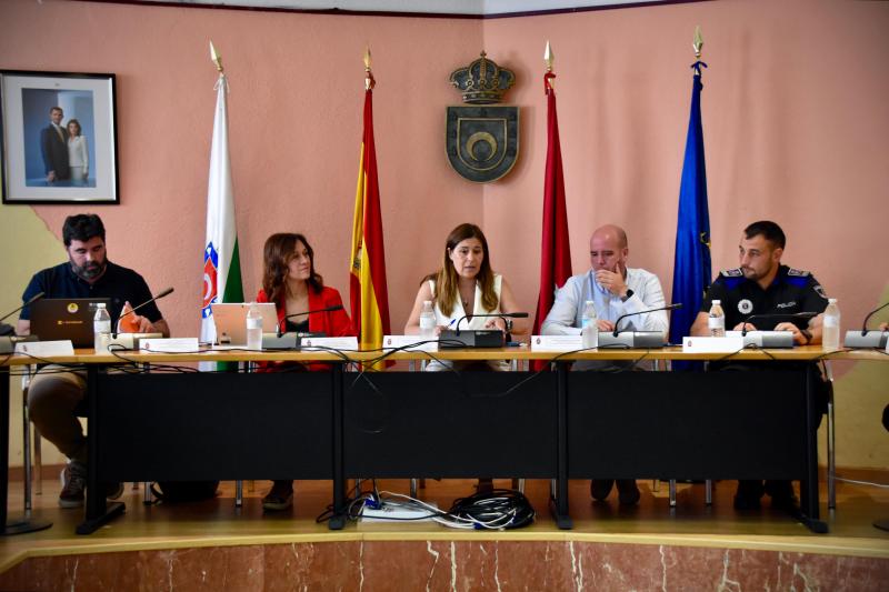 La Junta Local de Seguridad de San Martín de Vadeiglesias evalúa los dispositivos de vigilancia y seguridad del Plan Verano 2025