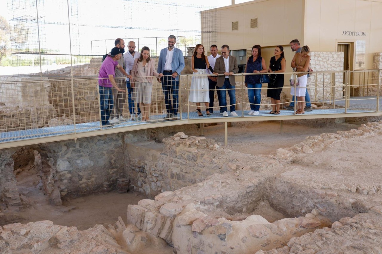 Lucas, durante la visita al yacimiento