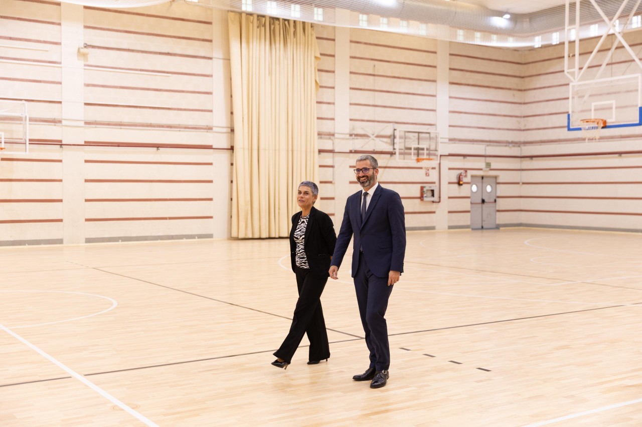Dispositivo policial movilizado frente a la vivienda