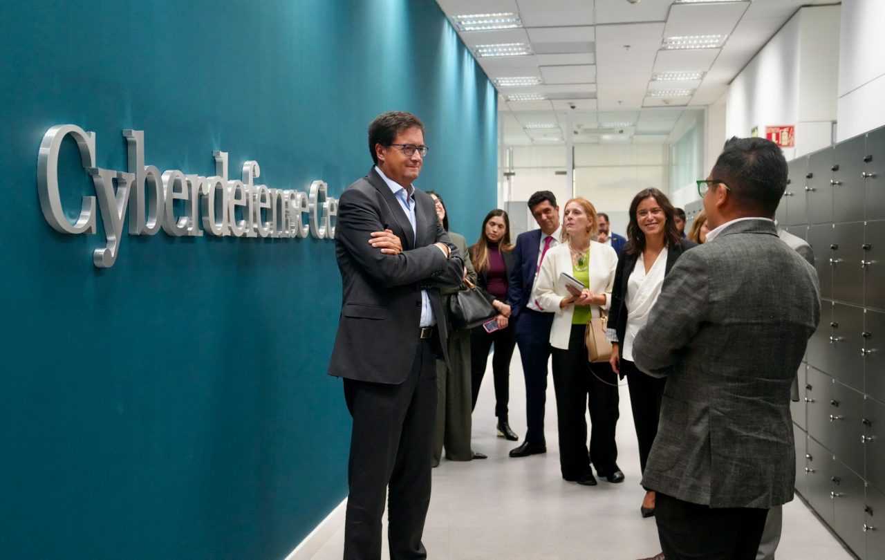 El ministro para la Transformación Digital visita las instalaciones de Veridas en México
