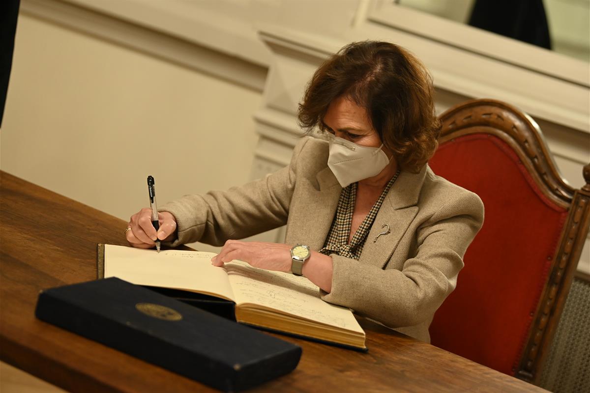 La vicepresidenta primera del Gobierno, Carmen Calvo, clausura del ciclo de conferencias sobre Manuel Azaña en el Ateneo de Madrid. Pool Moncloa/Borja Puig de la Bellacasa. Ateneo de Madrid 30.11.2020