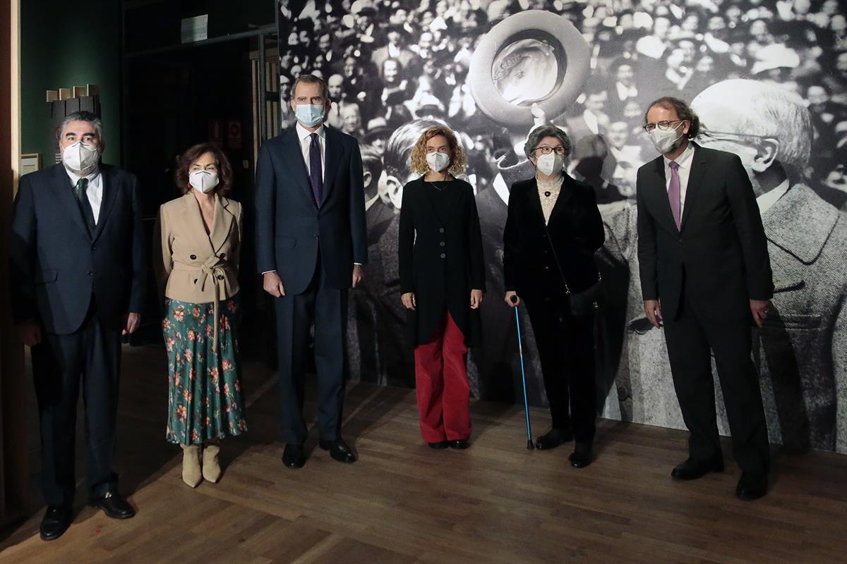 El rey inaugura la exposicion sobre Azaña. Pool Moncloa/J. M. Cuadrado. Biblioteca Nacional, Madrid