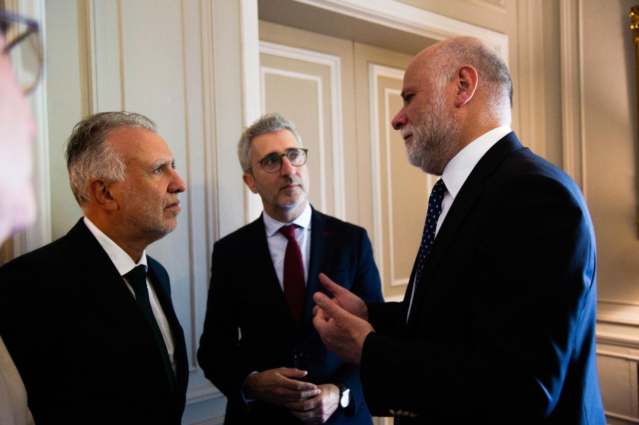 Ángel Víctor Torres visita Chile