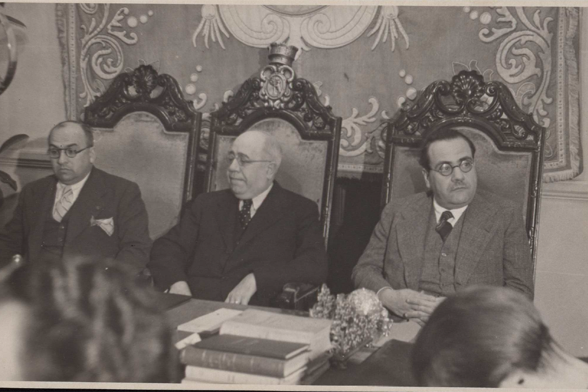 Visita del president Azaña a Madrid i fronts del centre. A l'Ajuntament. 13-11-37 Biblioteca Nacional d'Espanya