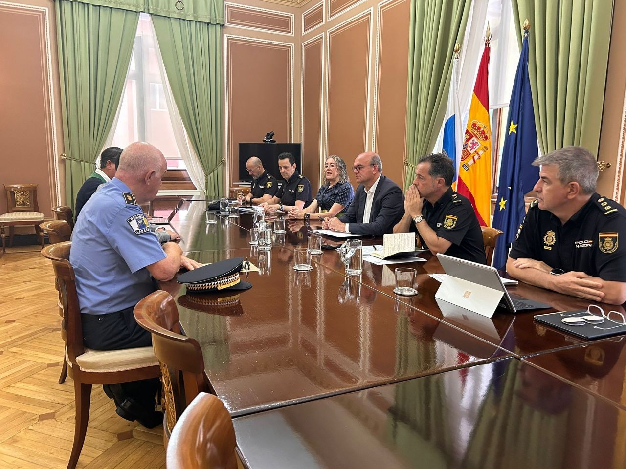 La Delegació del Govern a Canàries i l'Ajuntament de Telde es reuneixen per a continuar amb la col·laboració institucional i policial