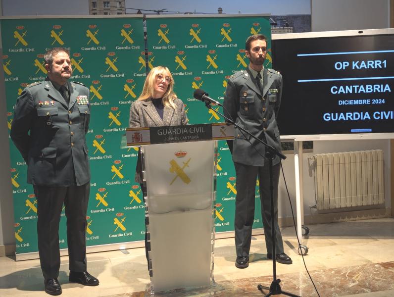La Guàrdia Civil desarticula un grup criminal responsable de més de 30 robatoris a Cantàbria i confisca un arsenal de quasi 50 armes