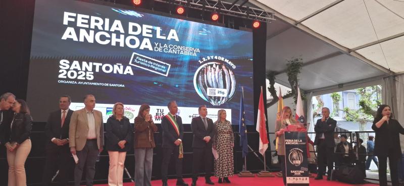 Gómez de Diego reivindica al sector conservero en el arranque de la Feria de la Anchoa de Santoña