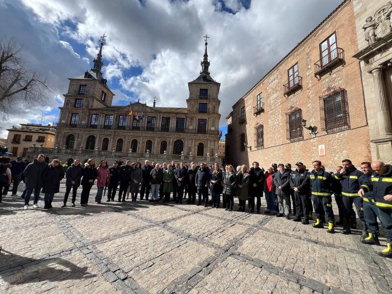 La delegada del Govern participa en el minut de silenci per l'incendi de València