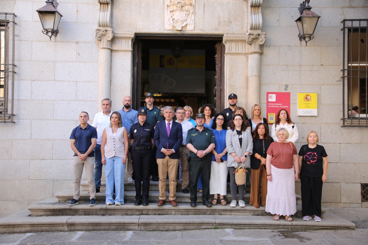 Minut de silenci per assassinats d'Alacant, Navarra i Girona