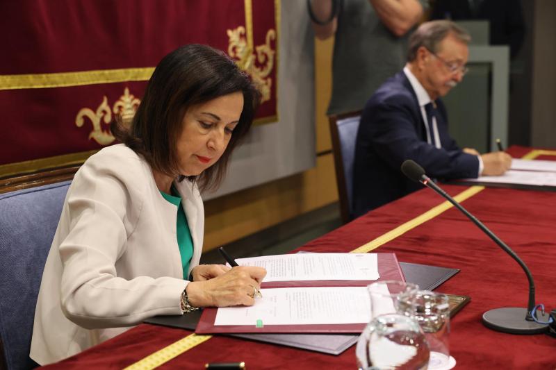 Defensa signa un “acord històric” per al desenvolupament socioeconòmic i urbanístic de Ceuta