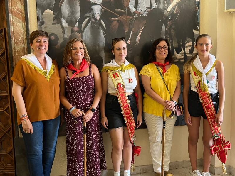 La delegada del Govern visita Segorbe amb motiu de l'entrada de Bous i Cavalls