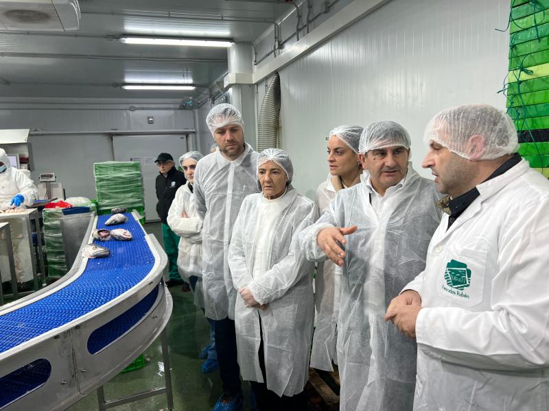 Pedro Blanco celebra en Pescados Rubén l'acord històric aconseguit pel Govern a la UE per a elevar les captures de lluç del qual es beneficiarà la flota gallega