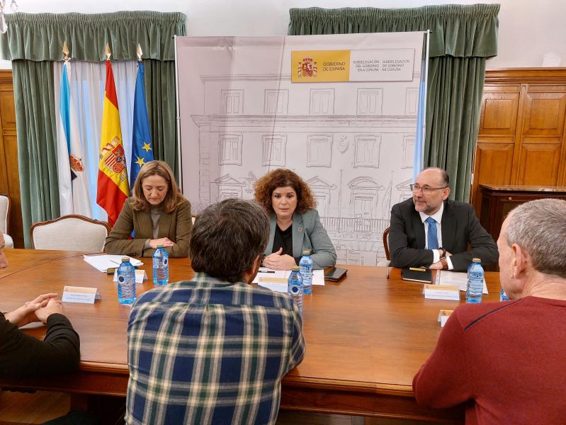 María Rivas va mantindre una reunió amb la Confraria de Pescadors de la Corunya, per a aclarir les ajudes al sector marisquer contemplades en les obres de regeneració de la Ria del Burgo