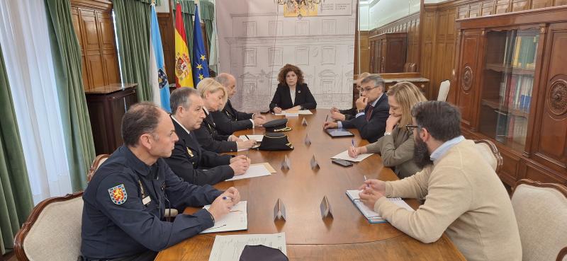 María Rivas presideix la reunió operativa de comandaments policials per a  garantir la seguretat en les celebracions del cap de setmana per l'ascens del RC Esportiu