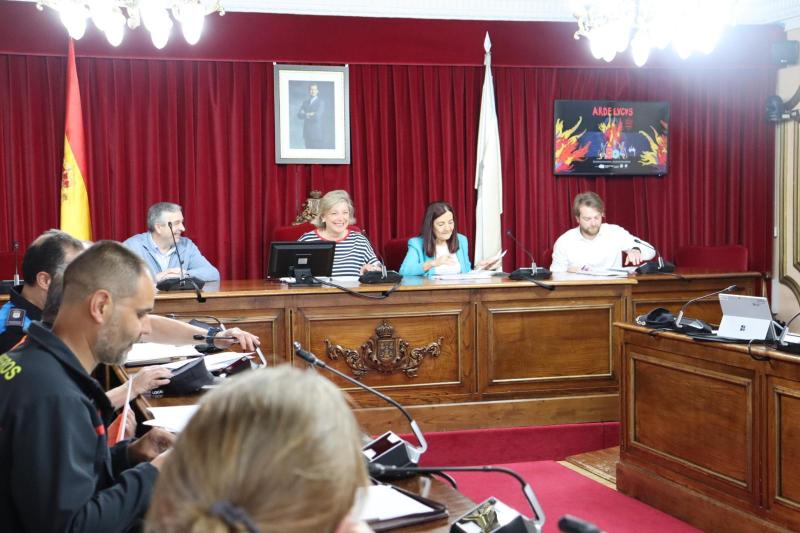 Isabel Rodríguez oferix la màxima col·laboració dels cossos i forces de seguretat a l'Ajuntament de Lugo per a la celebració de l'Arde Lucus