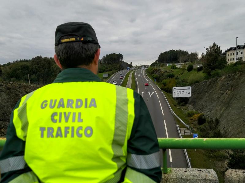 La DGT inicia demà a Galícia una campanya especial de vigilància en els trams de vies interurbanes afectats per obres