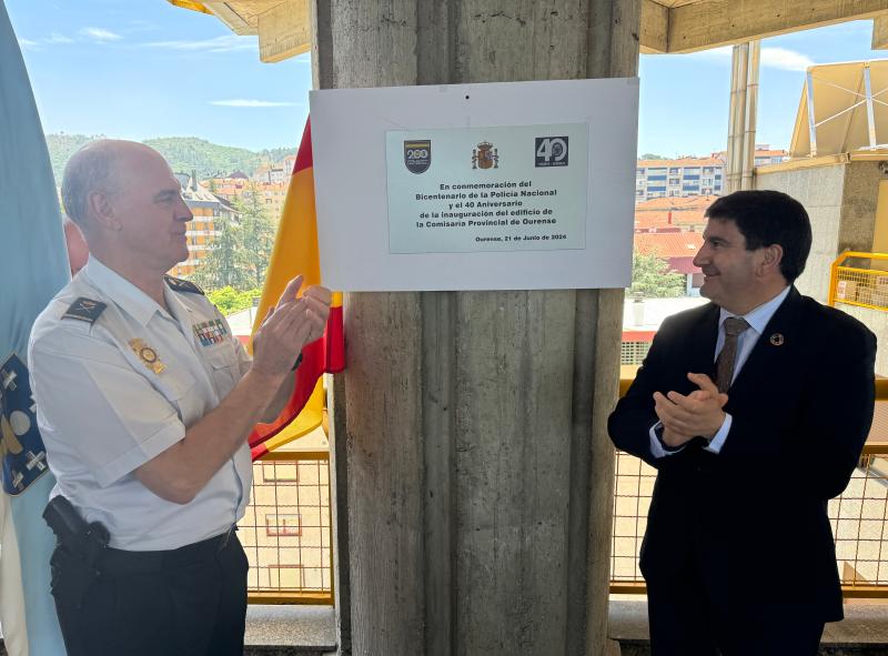 Pedro Blanco agraïx a la Policia Nacional a Orense els “milers de serveis” efectuats en les últimes quatre dècades per a garantir la seguretat ciutadana i el progrés de la ciutat