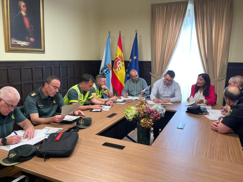 Isabel Rodríguez coordina el dispositiu de seguretat per a la celebració del Ribadeo Indiano, que se celebra este cap de setmana
