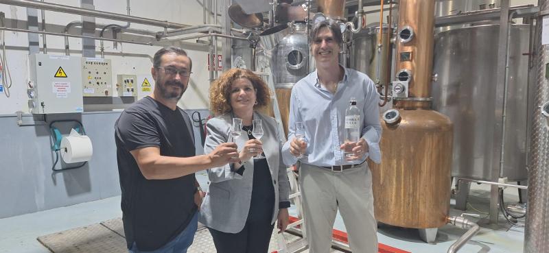 María Rivas confirma en Aiguardents de Galícia la qualitat del sector, reconeguda pel Govern com a millor beguda espirituosa d'Espanya