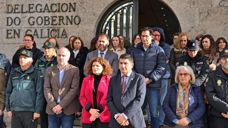 Pedro Blanco presideix a la Corunya un acte de condemna pels dos últims crims masclistes a Espanya, un d'ells en Viveiro (Lugo)